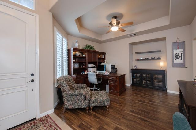 1890 N Hornet Avenue, Clovis, CA 93619