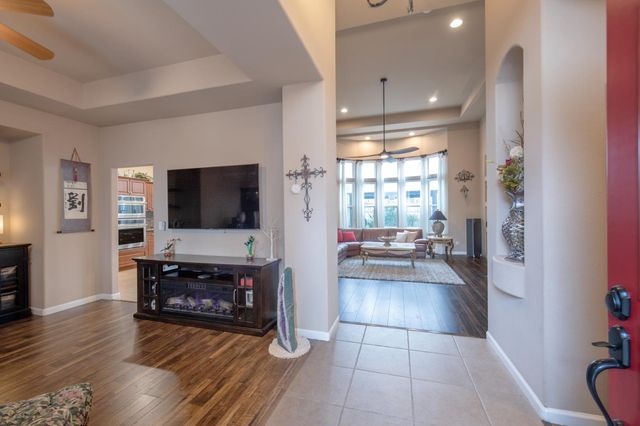 1890 N Hornet Avenue, Clovis, CA 93619