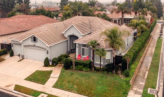 1890 N Hornet Avenue, Clovis, CA 93619