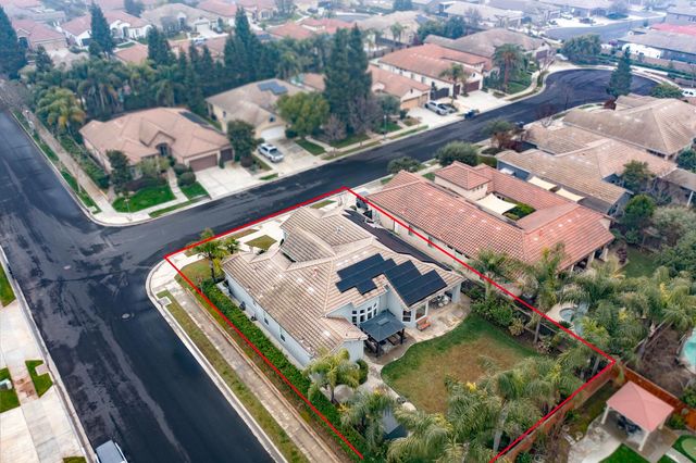 1890 N Hornet Avenue, Clovis, CA 93619