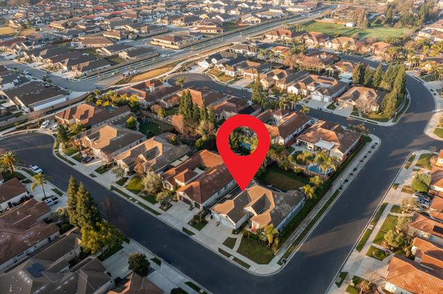 1890 N Hornet Avenue, Clovis, CA 93619