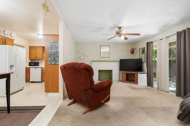 6545 N Raisina Avenue, Fresno, CA 93710