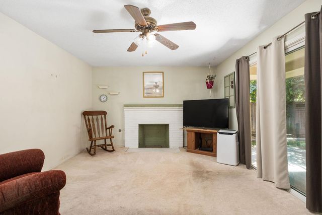 6545 N Raisina Avenue, Fresno, CA 93710