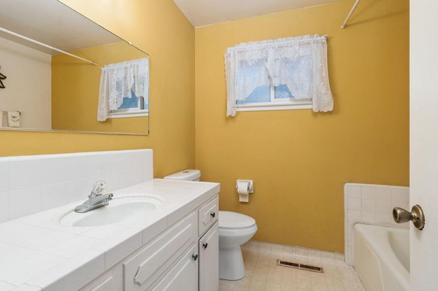 6545 N Raisina Avenue, Fresno, CA 93710