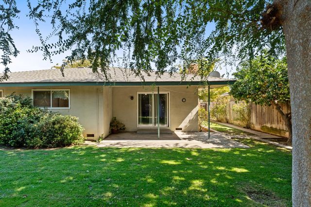 6545 N Raisina Avenue, Fresno, CA 93710