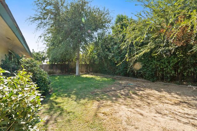 6545 N Raisina Avenue, Fresno, CA 93710