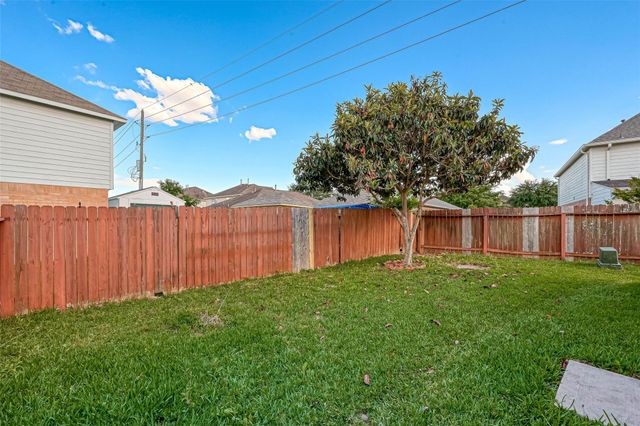 7110 Fox Scene Drive, Humble, TX 77338