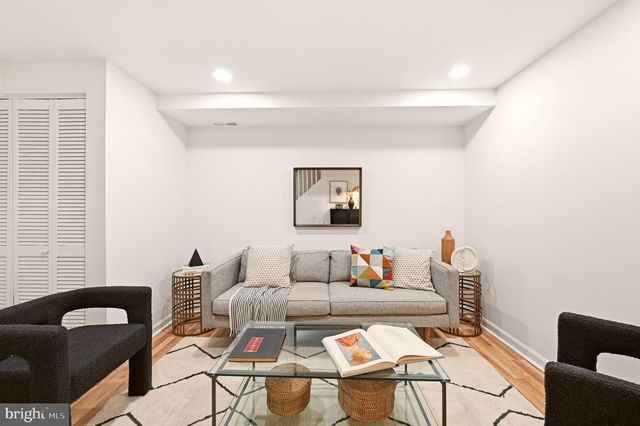 2206 16TH ST NE, Washington, DC 20018