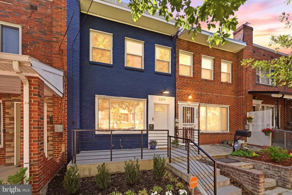 2206 16TH ST NE, Washington, DC 20018