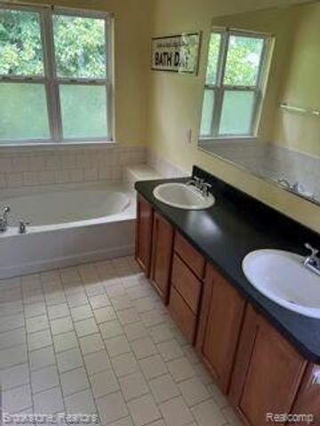 33540 Birchlawn, Westland, MI 48185