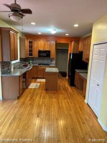 33540 Birchlawn, Westland, MI 48185