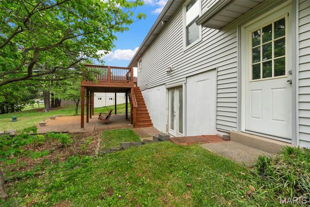 1627 Prestonpark Lane, St Louis, MO 63146