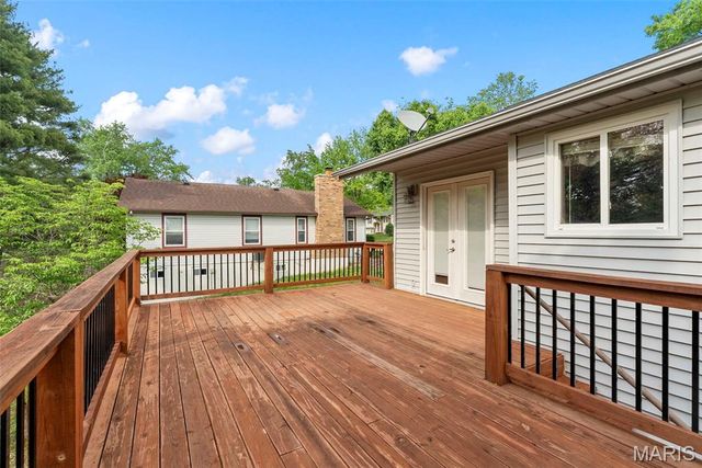 1627 Prestonpark Lane, St Louis, MO 63146