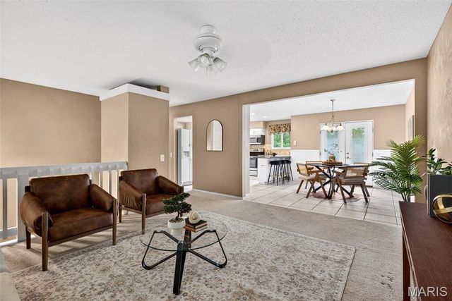 1627 Prestonpark Lane, St Louis, MO 63146