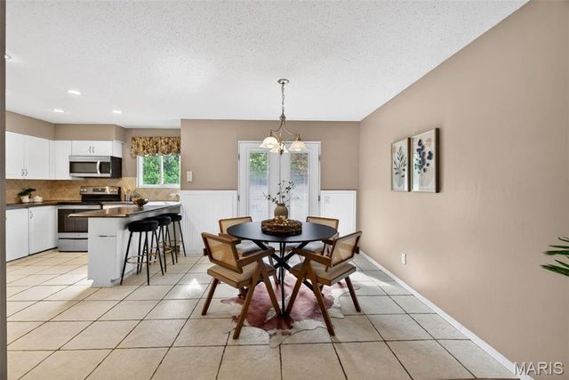 1627 Prestonpark Lane, St Louis, MO 63146