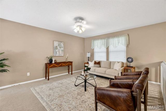 1627 Prestonpark Lane, St Louis, MO 63146