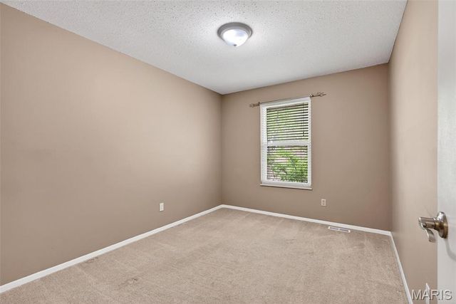 1627 Prestonpark Lane, St Louis, MO 63146