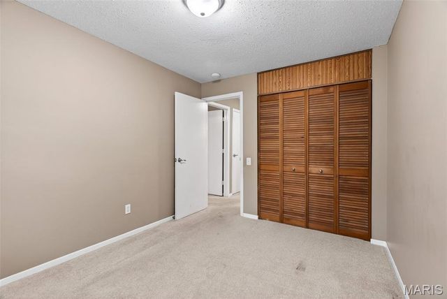 1627 Prestonpark Lane, St Louis, MO 63146