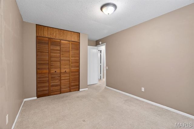 1627 Prestonpark Lane, St Louis, MO 63146