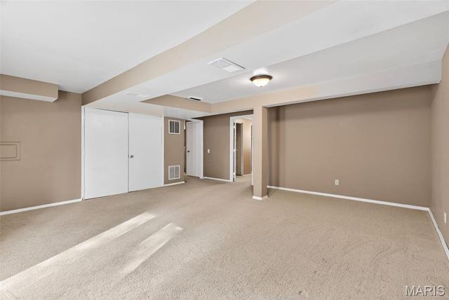1627 Prestonpark Lane, St Louis, MO 63146
