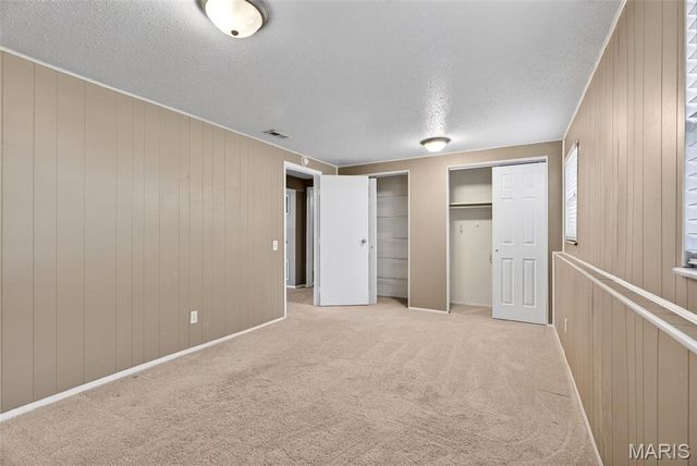1627 Prestonpark Lane, St Louis, MO 63146