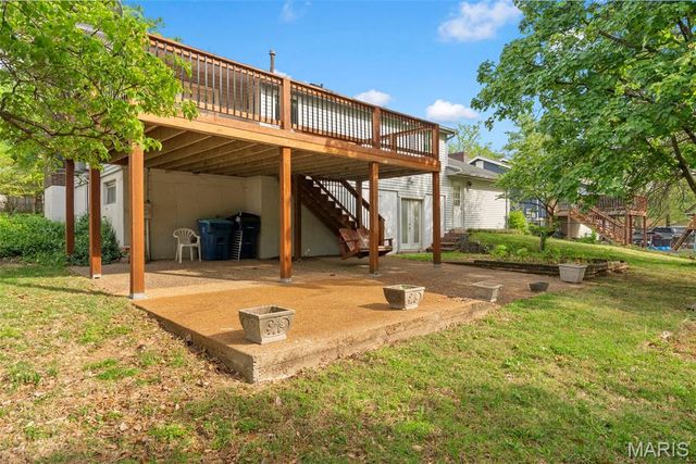 1627 Prestonpark Lane, St Louis, MO 63146