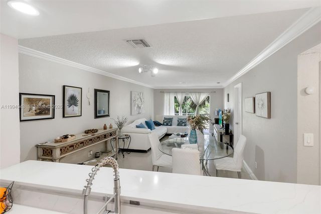 1001 NW 45th St 6, Deerfield Beach, FL 33064