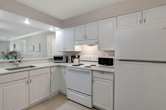 1001 NW 45th St 6, Deerfield Beach, FL 33064