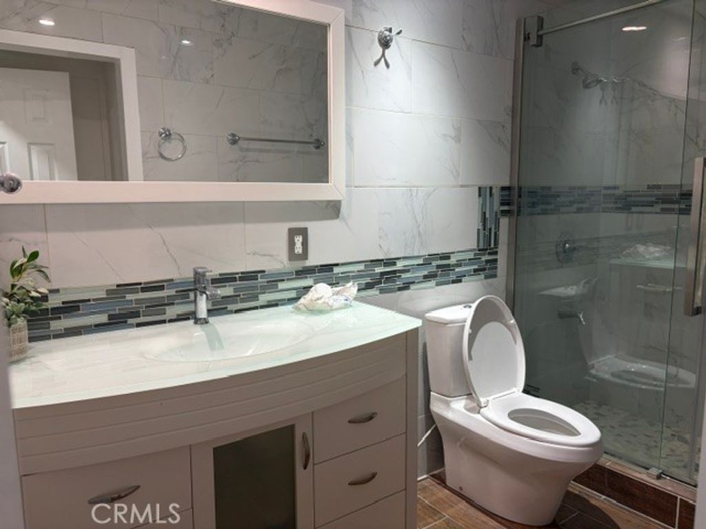 Image 14 of property listing at 5847 Texhoma Avenue, Encino, CA 91316