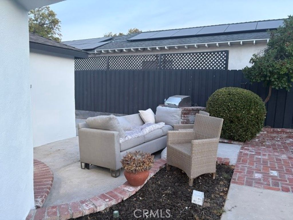 Image 19 of property listing at 5847 Texhoma Avenue, Encino, CA 91316