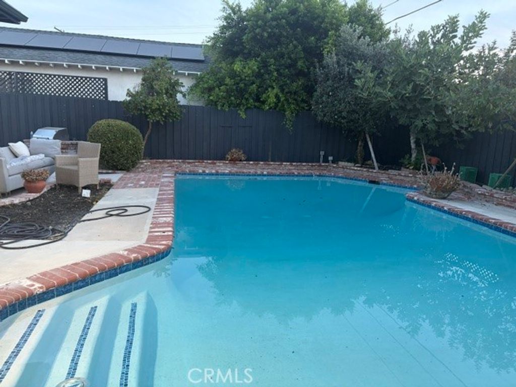 Image 20 of property listing at 5847 Texhoma Avenue, Encino, CA 91316