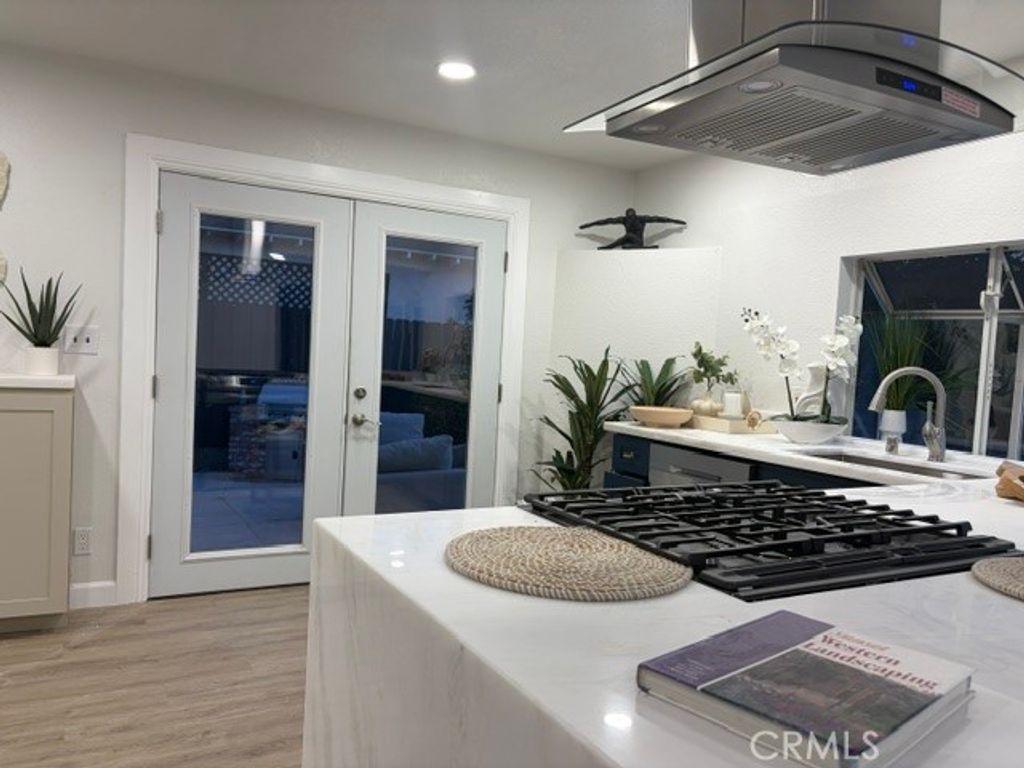 Image 5 of property listing at 5847 Texhoma Avenue, Encino, CA 91316