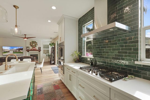 5352 Gladstone, Stockton, CA 95219