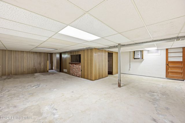 4313 Rockwood Dr, Louisville, KY 40220