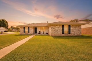 2016 Willow Bend Road, Wharton, TX 77488