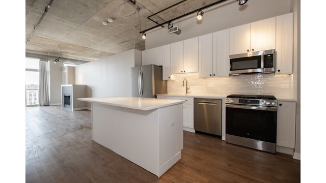1000 W ADAMS Street 710, Chicago, IL 60607