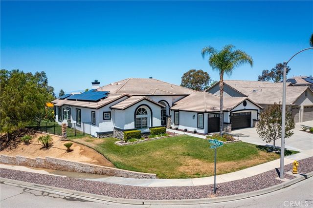 13596 Mesa Crest Drive, Yucaipa, CA 92399