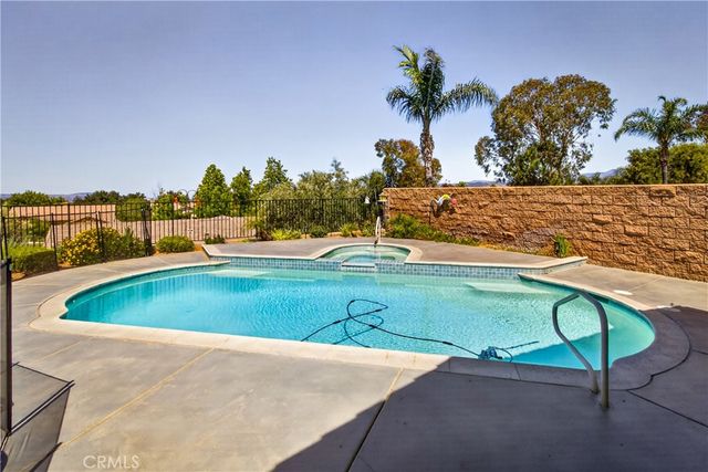 13596 Mesa Crest Drive, Yucaipa, CA 92399
