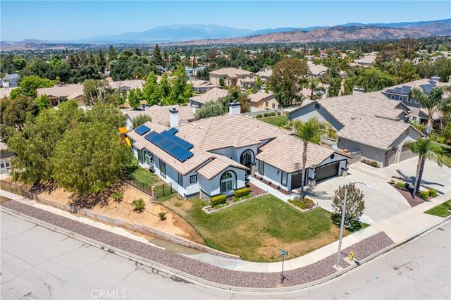 13596 Mesa Crest Drive, Yucaipa, CA 92399