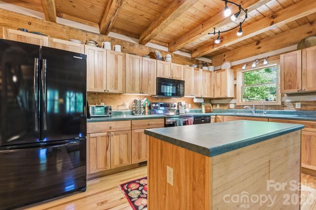 311 Copper Spur Drive, Maggie Valley, NC 28751