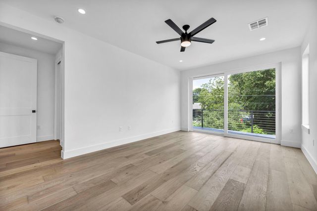 1302 Falcon CV, Austin, TX 78745