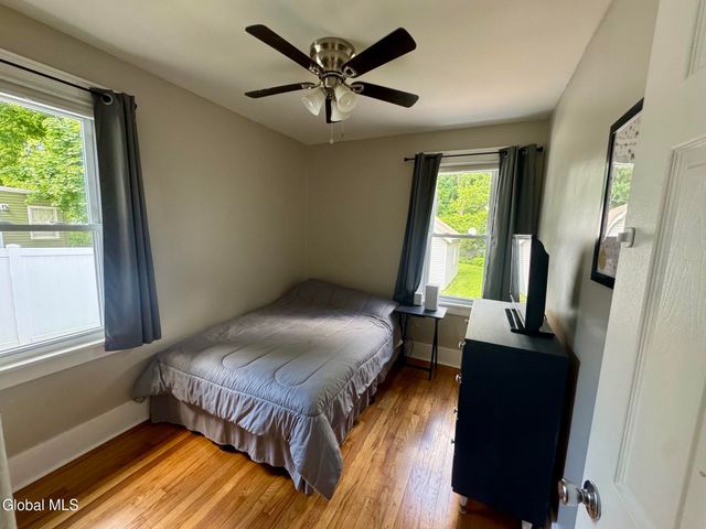 13 Knickerbocker Road, Scotia, NY 12302