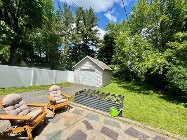 13 Knickerbocker Road, Scotia, NY 12302