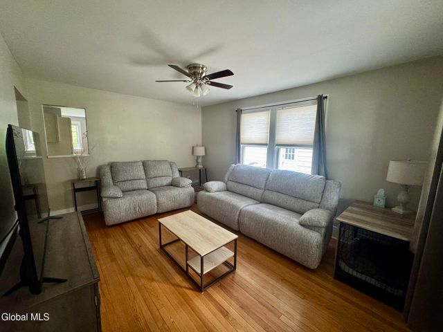 13 Knickerbocker Road, Scotia, NY 12302
