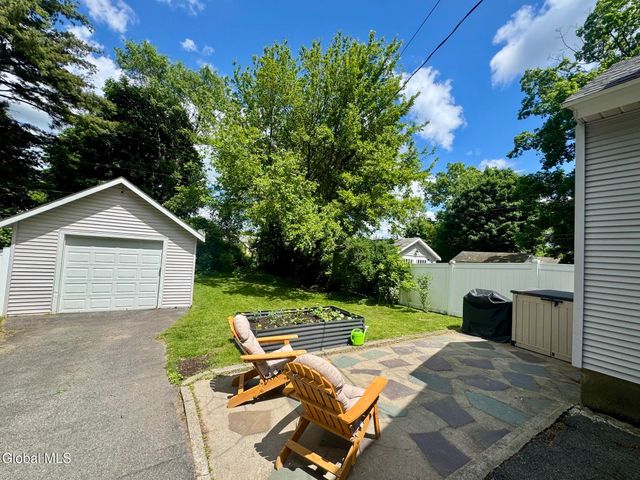 13 Knickerbocker Road, Scotia, NY 12302