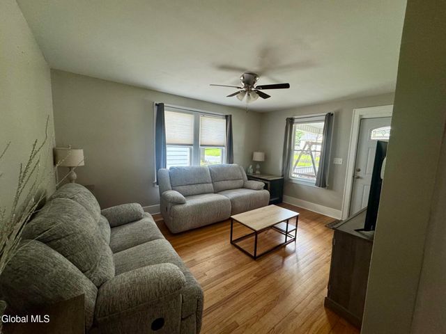 13 Knickerbocker Road, Scotia, NY 12302