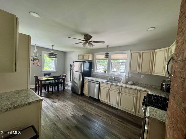 13 Knickerbocker Road, Scotia, NY 12302