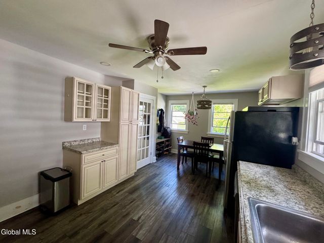 13 Knickerbocker Road, Scotia, NY 12302