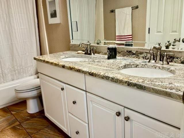 6 Sugarloaf Loop, Maumelle, AR 72113
