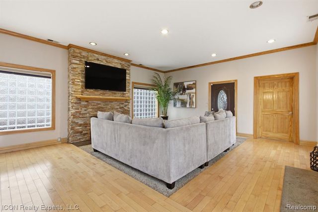 18405 Westover Avenue, Southfield, MI 48075